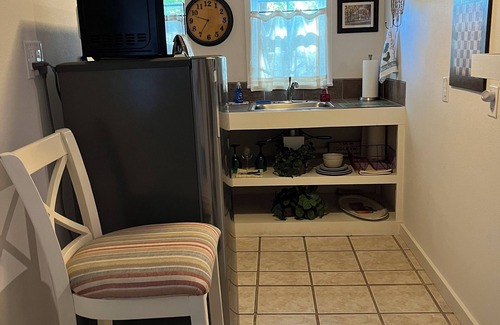 Glen Rose Apartment | Nestle Inn-centrally located-walk to historic town Square-Big Rocks park & more