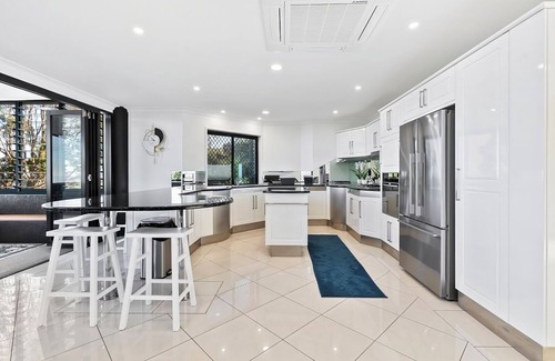 Capricorn Coast House | Experience Breathtaking Rockhampton Views Amidst the Clouds