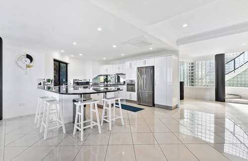Capricorn Coast House | Experience Breathtaking Rockhampton Views Amidst the Clouds