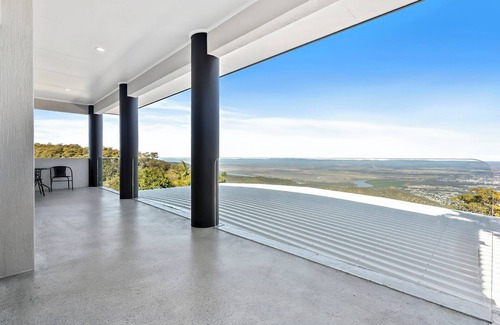Capricorn Coast House | Experience Breathtaking Rockhampton Views Amidst the Clouds