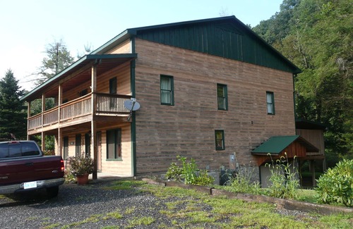 Lansing Cabin | Cozy Retreat in the Mountains with Spa & Scenic Views