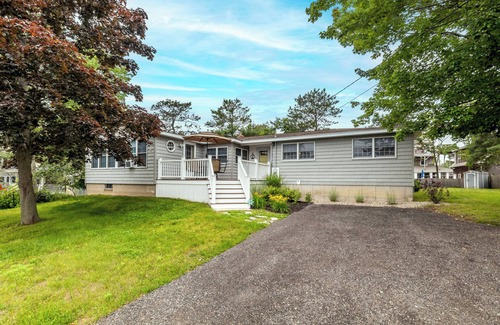 Camp Ellis Cottage | Nestled in a picturesque setting, just steps away from the beach in Camp Ellis.