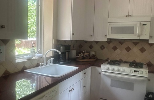 Broadmoor House | Discover Serene Retreat Near Broadmoor in Cheyenne Canyon