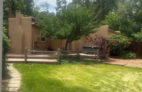 Broadmoor House | Discover Serene Retreat Near Broadmoor in Cheyenne Canyon