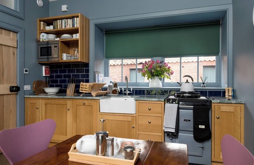 Haddington Cottage | Rural Retreat: A Perfect Sanctuary for Couples and Solo Travelers