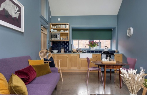 Haddington Cottage | Rural Retreat: A Perfect Sanctuary for Couples and Solo Travelers