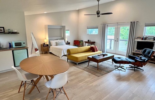West Oak Hill Apartment | Nestled In Nature Studio - Pet-Friendly - Firepit
