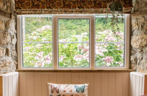 Melplash Cottage | Nestled in the Dorset countryside - 10 minutes from the beach