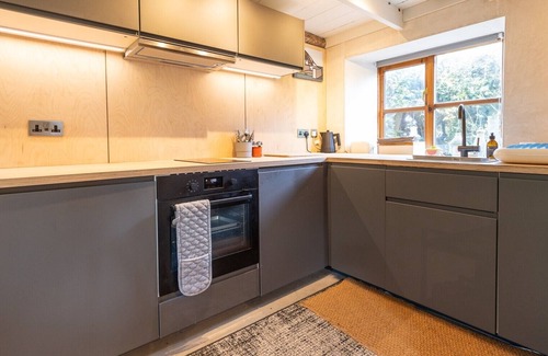 Moylegrove Cottage | Discover Moylegrove: Oceanfront Retreat with Spa & Breakfast