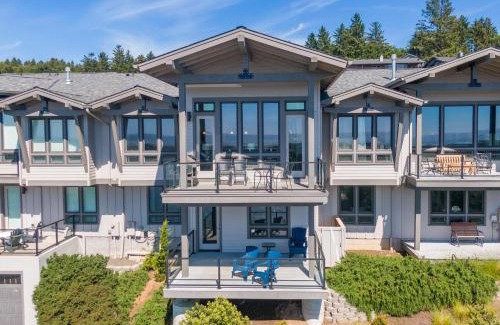 Pacific City House | Relax at Nestucca Nest: Pet-Friendly Retreat with a Pool