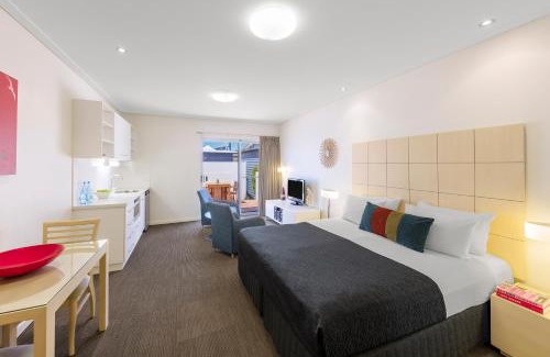 Beresford Apartment | Experience Nesuto Geraldton: 5-Star Oceanfront Getaway