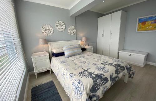 Eersterivierstrand Apartment | Oceanfront Bliss at Net Hier - 4 Star, Rated 9/10!