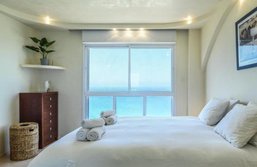 Netanya Apartment | Beautiful Netanya Sea-View Apartment by Sea N' Rent