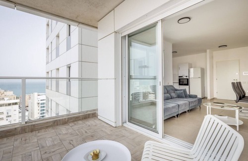Netanya Apartment | Cozy Netanya Seaside High-Rise Apartment with Family Amenities