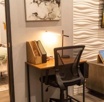 Florence Hall Village Apartment | Netflix smart TV in room