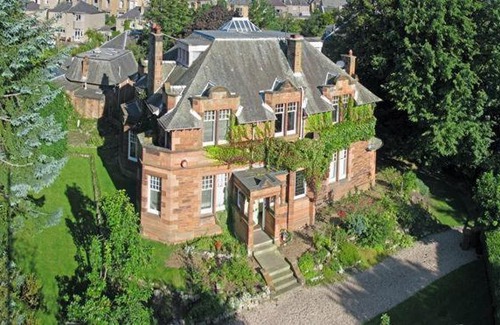Liberton House | Pet-Friendly Stay at Netherbrae with Kitchen Amenities