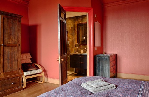 Liberton House | Pet-Friendly Stay at Netherbrae with Kitchen Amenities