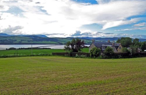 Culbokie Bed & Breakfast | Highly Rated Netherton Farm B&B: Pet Friendly and Welcoming