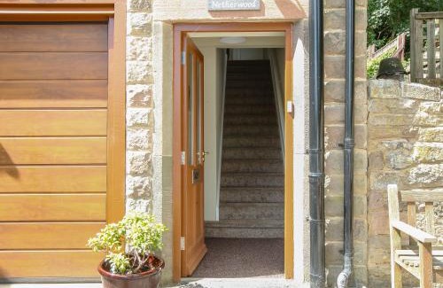 Bakewell House | Netherwood: Exceptional 4-Star Stay with Family & Pet Amenities