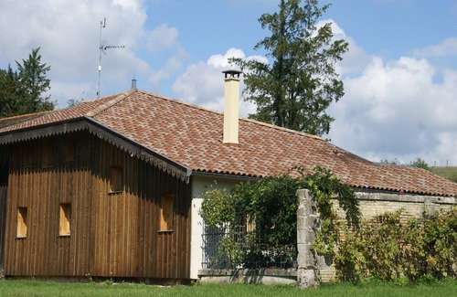 Nettancourt House | Indulge in a Villa with Private Heated Pool & Top Amenities