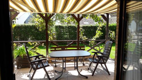 Idstein Apartment | Cozy Getaway in Nature with a 9.2/10 Guest Rating