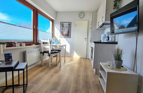 Maasholm-Bad Apartment | Cozy Studio Steps from the Beach - Pet Friendly & Ocean View