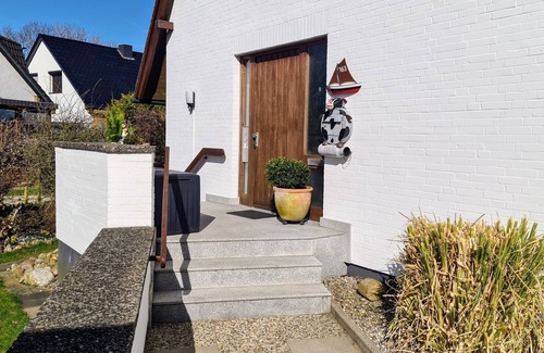 Maasholm-Bad Apartment | Cozy Studio Steps from the Beach - Pet Friendly & Ocean View