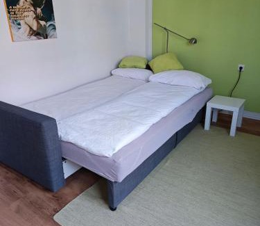 Sudervorstadt House | Cozy Bedroom with Shared Bathroom in Central Location