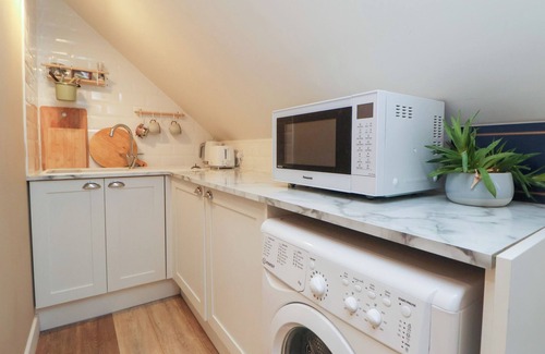Cheshire West and Chester Cottage | NETTLEFORD EXHALE, pet friendly, with a garden in Kelsall