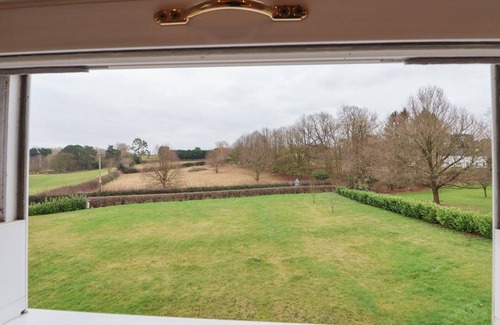 Cheshire West and Chester Cottage | NETTLEFORD EXHALE, pet friendly, with a garden in Kelsall