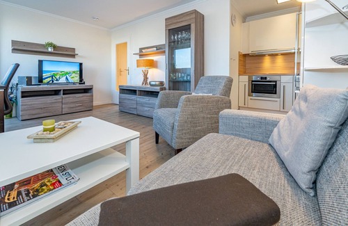 Westerland Apartment | New Arrival: Exceptional Oceanfront Retreat with Spa & Pool