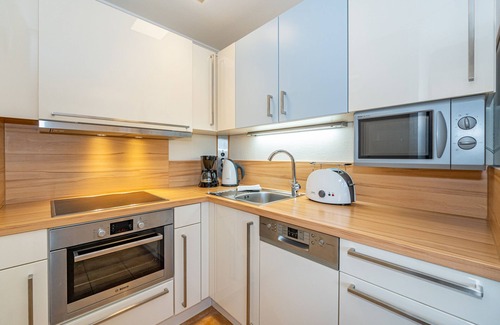 Westerland Apartment | New Arrival: Exceptional Oceanfront Retreat with Spa & Pool