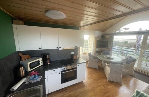 Hagen im Bremischen House | Discover NEU! Das kleine Rote Hoch-Haus with Ocean Views