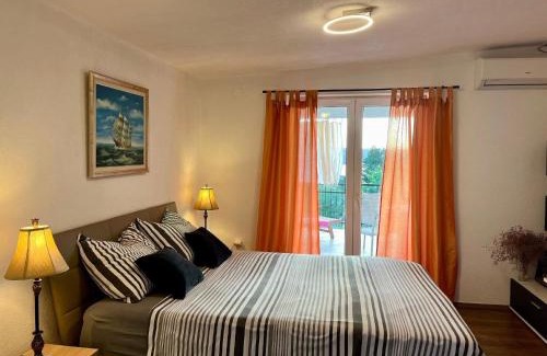 Gornji Karin Apartment | Newly Built Apartment with Spacious Balcony for Families