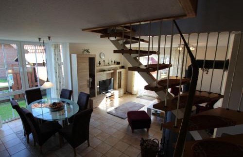 Timmel House | Discover Ferienhaus Conny: Pet-Friendly Retreat with Boat