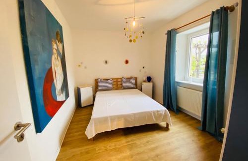 Kluesserath Apartment | Discover Ferienwohnung Atelier 7: Pet & Child Friendly Stay