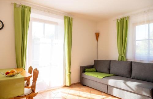 Kienberg Apartment | Family-Friendly Ferienwohnung Steffi near Beautiful Chiemsee