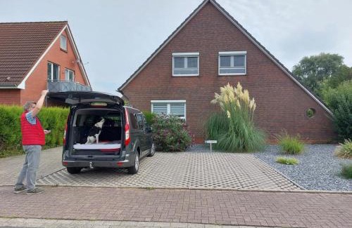 Carolinensiel Apartment | Pet-Friendly Fewo Merle with Balcony - Guest Rated 8.9/10