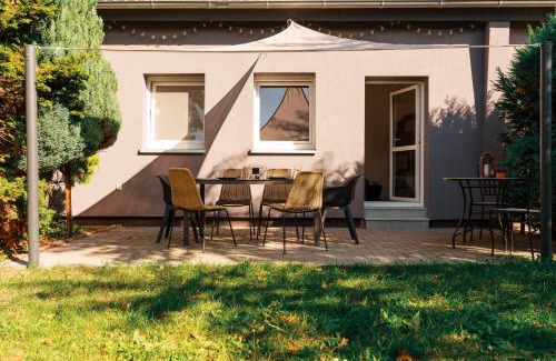 Freiimfelde - Kanenaer Weg House | Experience Green Serenity Near Hauptbahnhof & Hufeisensee