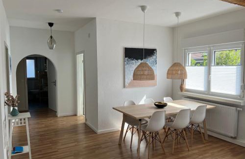 Freiimfelde - Kanenaer Weg House | Experience Green Serenity Near Hauptbahnhof & Hufeisensee