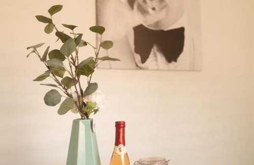 New Town Apartment | Pet-Friendly Apartment in Central Cologne with Family Comforts