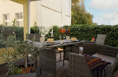 Sudenburg Apartment | Modern Apartment with Waterbed and Smart TV Features