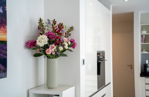 Leverkusen Apartment | Modern Apartment by the Forest, Close to Köln Messe