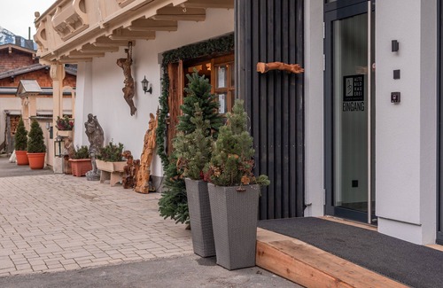 Oberaurach Apartment | Modern Neubau Apartment with Sunset Terrace & Sauna