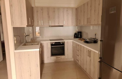 Stavromenos House | Cozy Beachfront Apartment with Ocean Views and Pet-Friendly