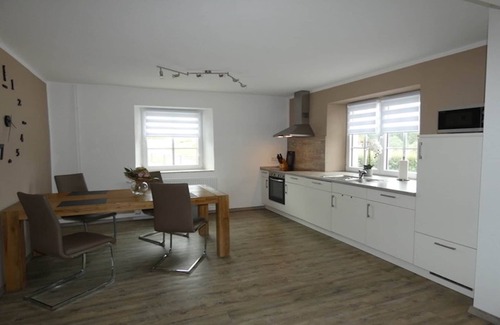 Neuendorf House | Inviting Holiday Home in the Eifel - Rated 10/10, Pet Friendly