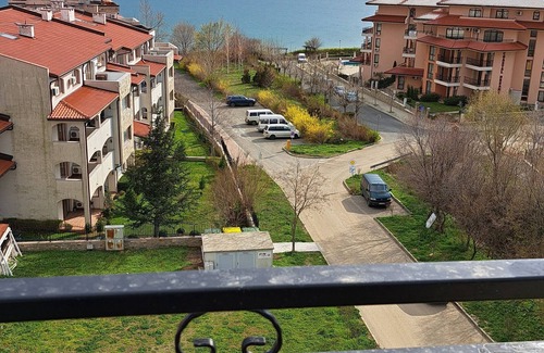 Yurta Apartment | New Opening 2023! Pet-Friendly 2-Bedroom Near the Beach