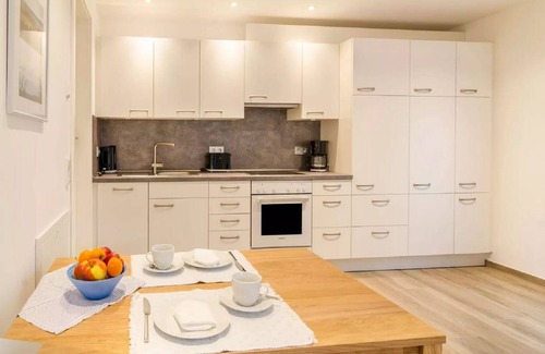 Ueberlingen Apartment | Cozy Apartment with Terrace and Lake View - Rated 9.8/10