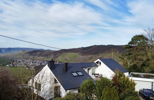 Zummeterhof Apartment | Modern Loft with Mosel Views & Family-Friendly Amenities