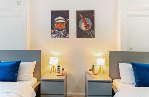 Schoeneberg Apartment | Central Apartment with 10 Beds and Free Wifi for Families